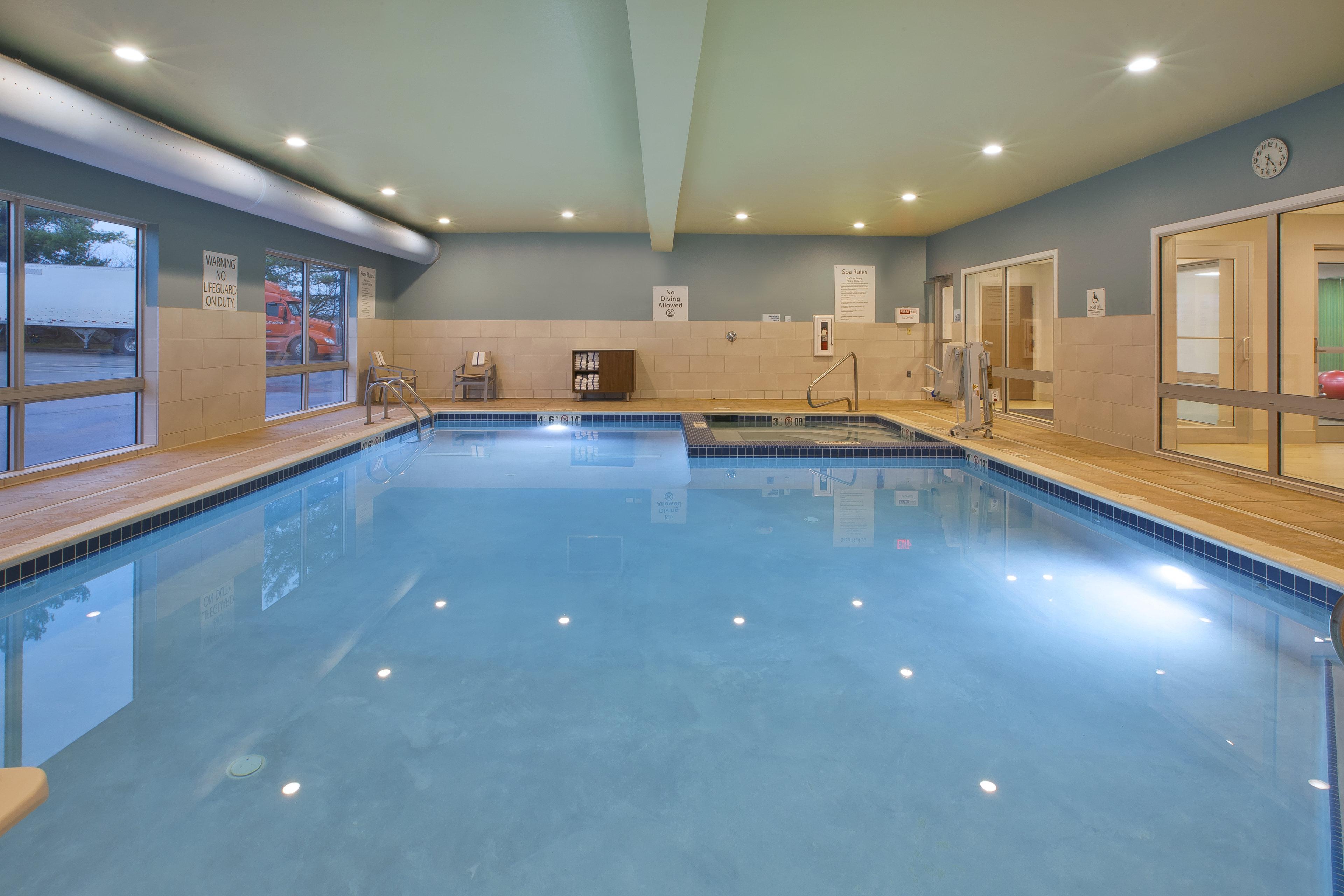 Holiday Inn Express & Suites - Parkersburg East By Ihg Eksteriør bilde