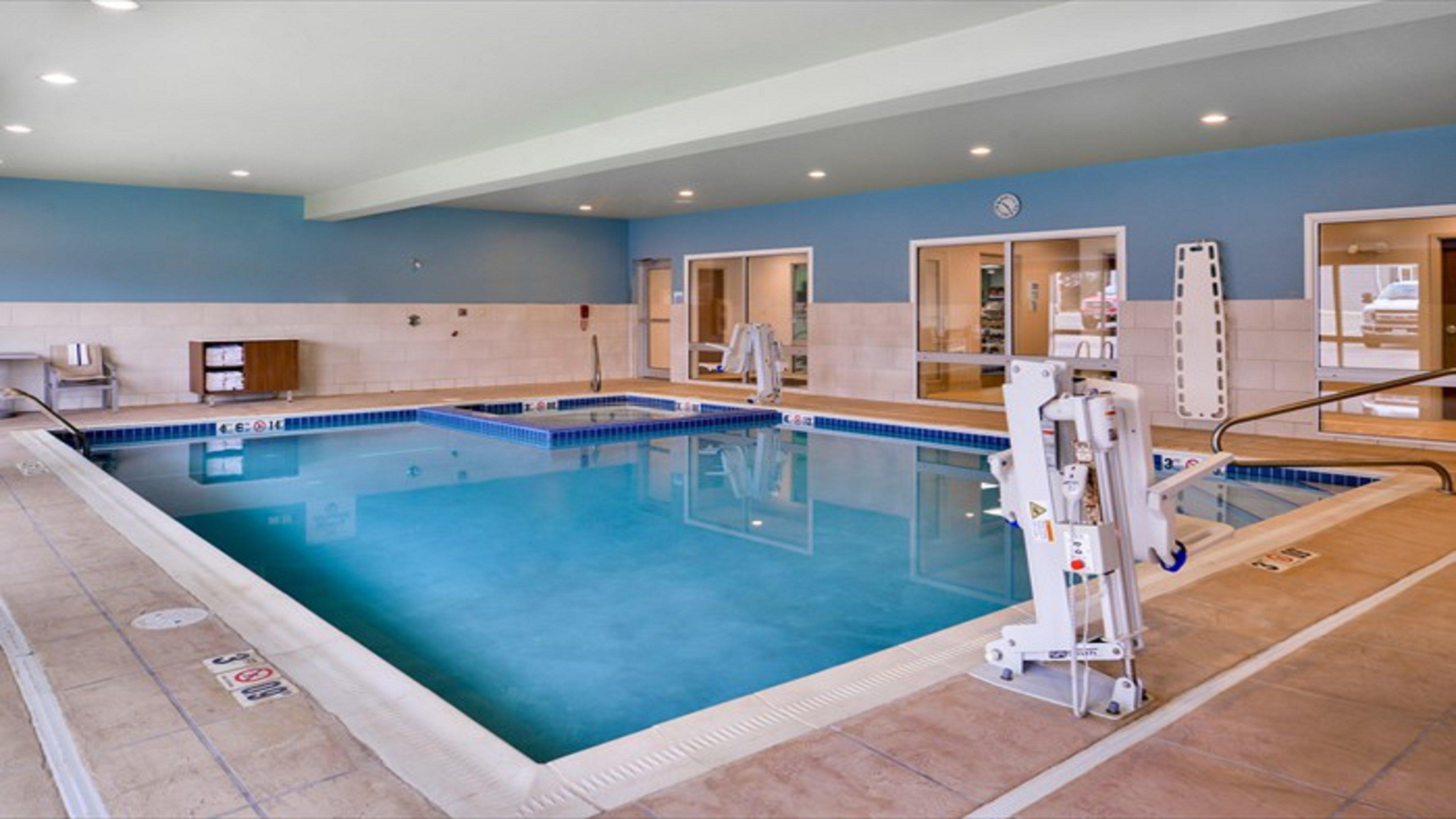 Holiday Inn Express & Suites - Parkersburg East By Ihg Eksteriør bilde