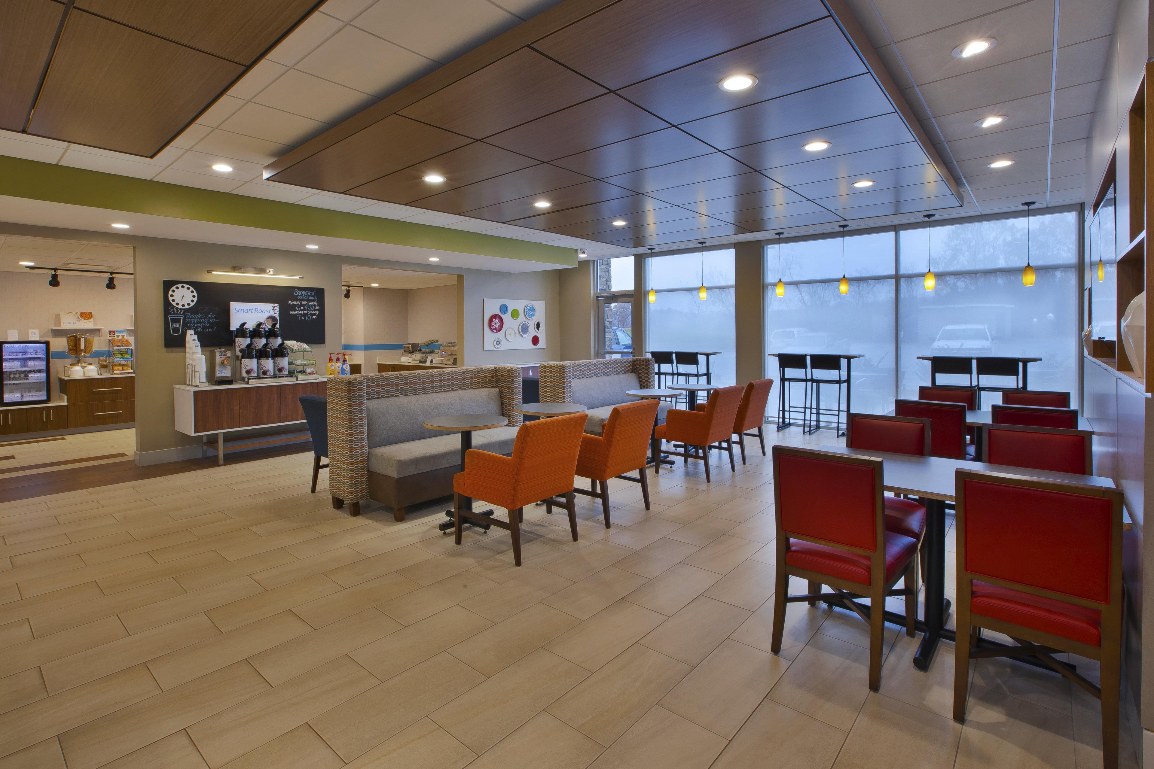 Holiday Inn Express & Suites - Parkersburg East By Ihg Eksteriør bilde
