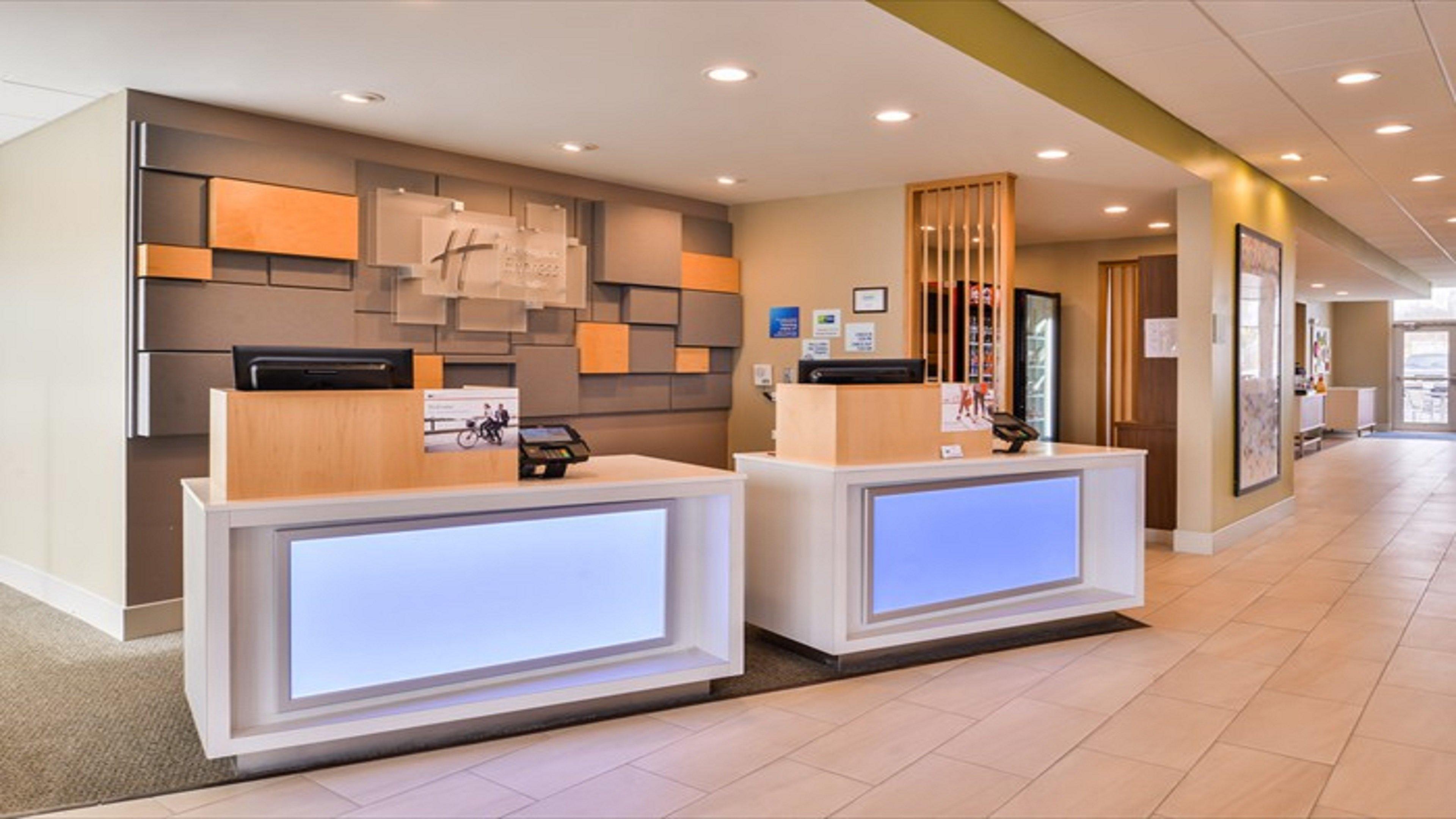 Holiday Inn Express & Suites - Parkersburg East By Ihg Eksteriør bilde