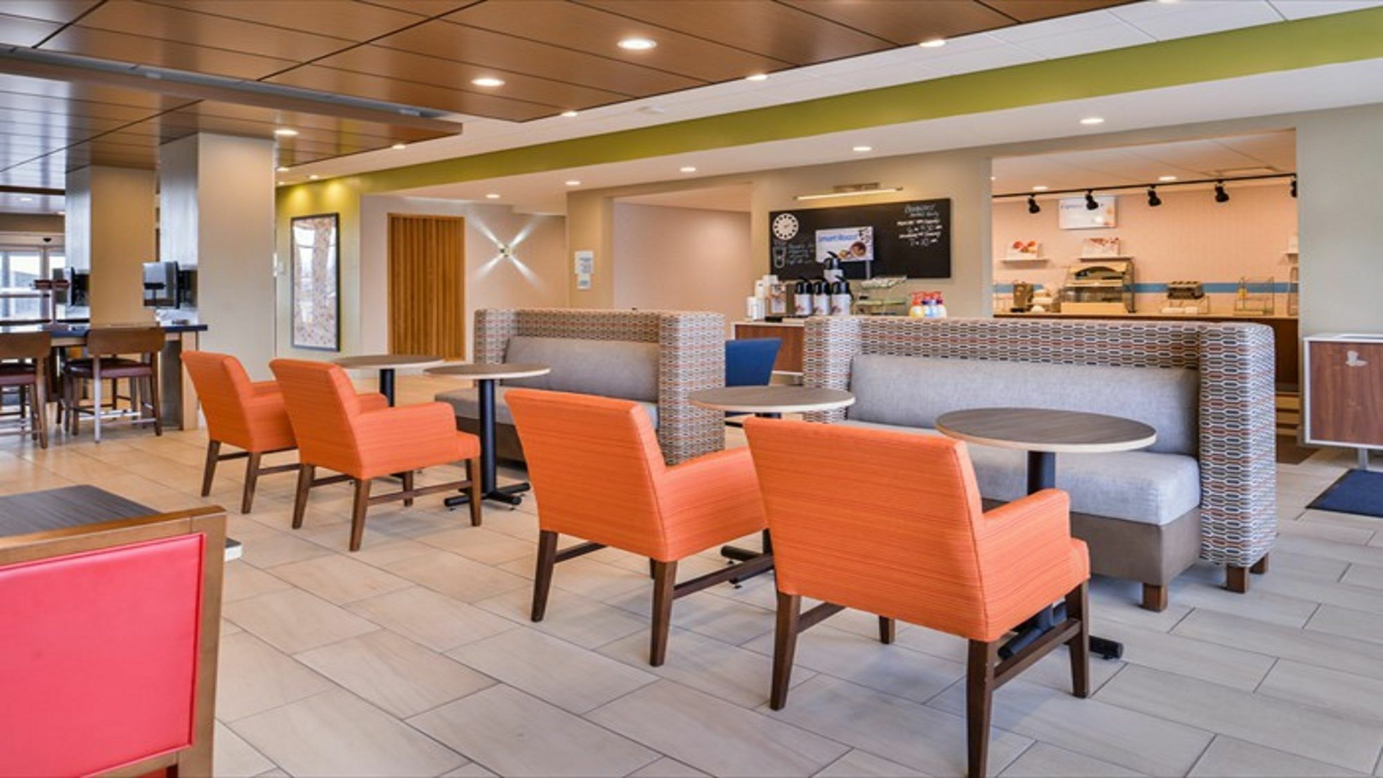 Holiday Inn Express & Suites - Parkersburg East By Ihg Eksteriør bilde